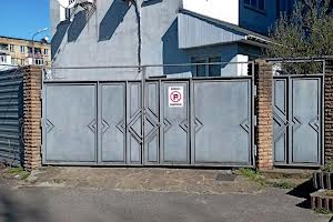 комерційна за адресою Миру просп., 4-А