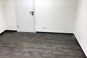 комерційна за адресою данкевича, 8
