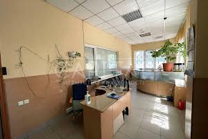 комерційна за адресою Бориспільська вул., 19Б