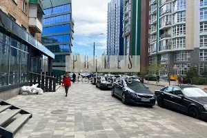 комерційна за адресою Академіка Філатова вул., 1/22