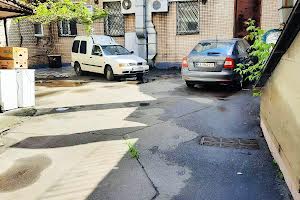 коммерческая по адресу Ревуцкого ул., 16-А