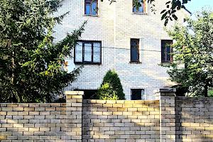 будинок за адресою смт. Коротич, Весняна, 4
