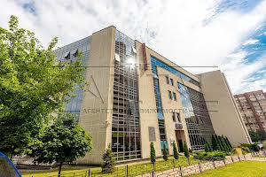 комерційна за адресою Голосіївська вул., 42