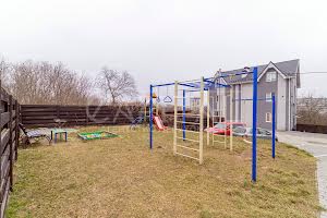 комерційна за адресою Левітана вул., 4