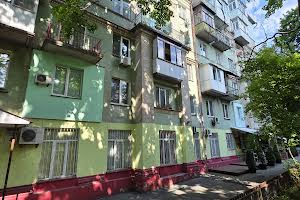 коммерческая по адресу Кловский спуск, 4