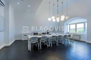 комерційна за адресою Новоселицька вул., 7