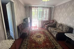 квартира по адресу Строителей ул., 27