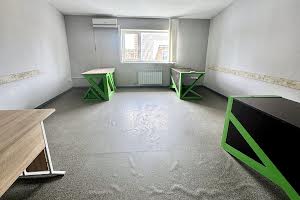комерційна за адресою Автопаркова вул., 7