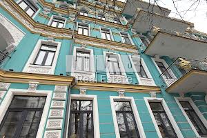 комерційна за адресою Володимирська вул., 4