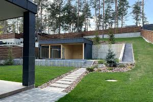 будинок за адресою Квітнева вул.