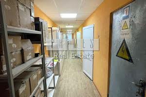комерційна за адресою Синьоозерна вул., 7