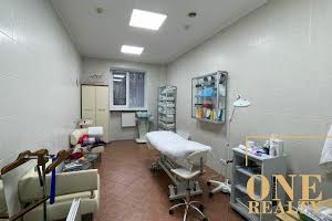 комерційна за адресою Варязький пров., 8