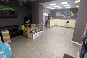комерційна за адресою Дніпровська набережна вул., 13