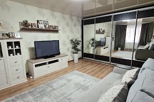 квартира за адресою Довженка вул., 8-Б