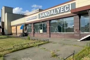 комерційна за адресою Дніпровська набережна вул., 13