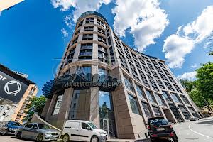 комерційна за адресою Лютеранська вул., 14в