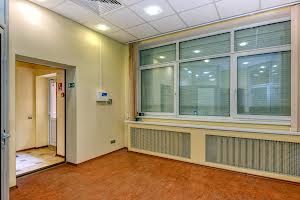 комерційна за адресою Анни Ахматової вул., 35