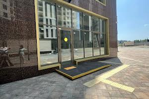 комерційна за адресою Краснова вул., 3а