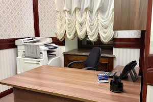 комерційна за адресою Костельна вул., 6