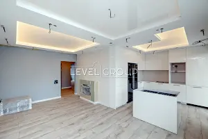 квартира за адресою Софії Русової вул., 7