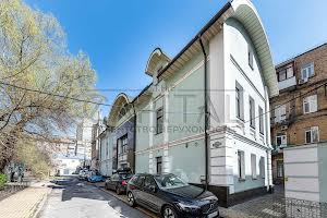 коммерческая по адресу Златоустовская ул., 2/4