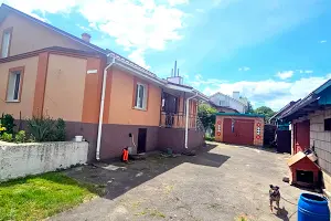 будинок за адресою Незалежності