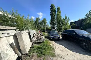 комерційна за адресою Любомирська вул., 4а