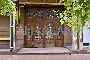 комерційна за адресою Оболонська набережна вул., 19