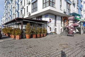 комерційна за адресою Центральна вул., 21-Б