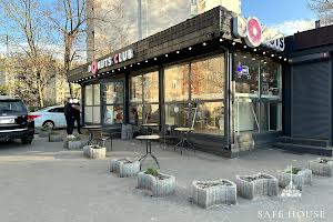 комерційна за адресою Тростянецька вул., 2