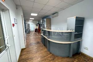 комерційна за адресою Бориспільська вул., 19Б