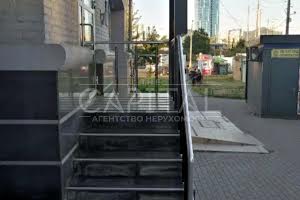 комерційна за адресою Митрополита Василя Липківського вул. (Урицького), 8