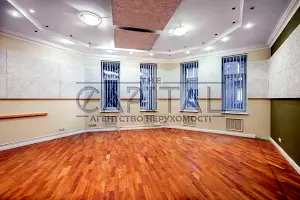 комерційна за адресою Жилянська вул., 5/60