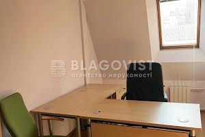 комерційна за адресою Володимирська вул., 37