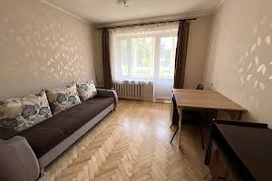квартира за адресою Гната Хоткевича вул., 42