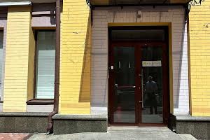 комерційна за адресою Іллінська вул., 8