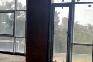 комерційна за адресою Андрія Верхогляда вул. (Михайла Драгомирова), 1-20