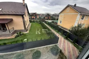 будинок за адресою с. Гатне, Кленова вул.