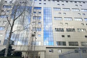комерційна за адресою Володимирська вул., 101