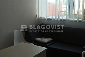 комерційна за адресою Почайнинська вул., 70