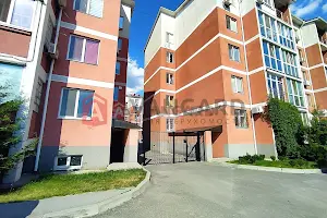 комерційна за адресою Січеславська вул., 4