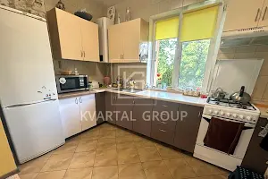 будинок за адресою вишнева, 3