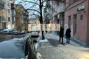 комерційна за адресою вул. Костьольна, 11