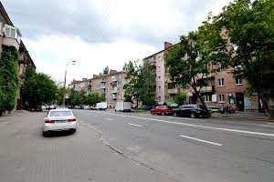 комерційна за адресою Білоруська вул., 15-А