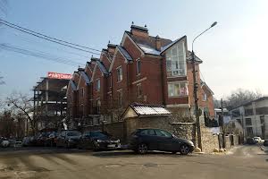 будинок за адресою Добровольчих Батальйонів вул. (Панфіловців), 6