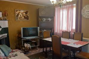 будинок за адресою с. Старі Безрадичі, Першотравнева вул., 21
