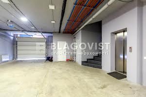 комерційна за адресою Новоселицька вул., 7