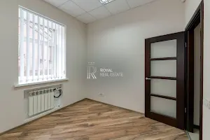 комерційна за адресою Олеся Гончара вул., 82