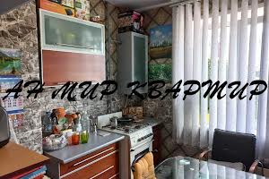 квартира за адресою Євгена Коновальця бульв. (Маршала Конєва), 10