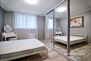 квартира за адресою Драгоманова вул., 32